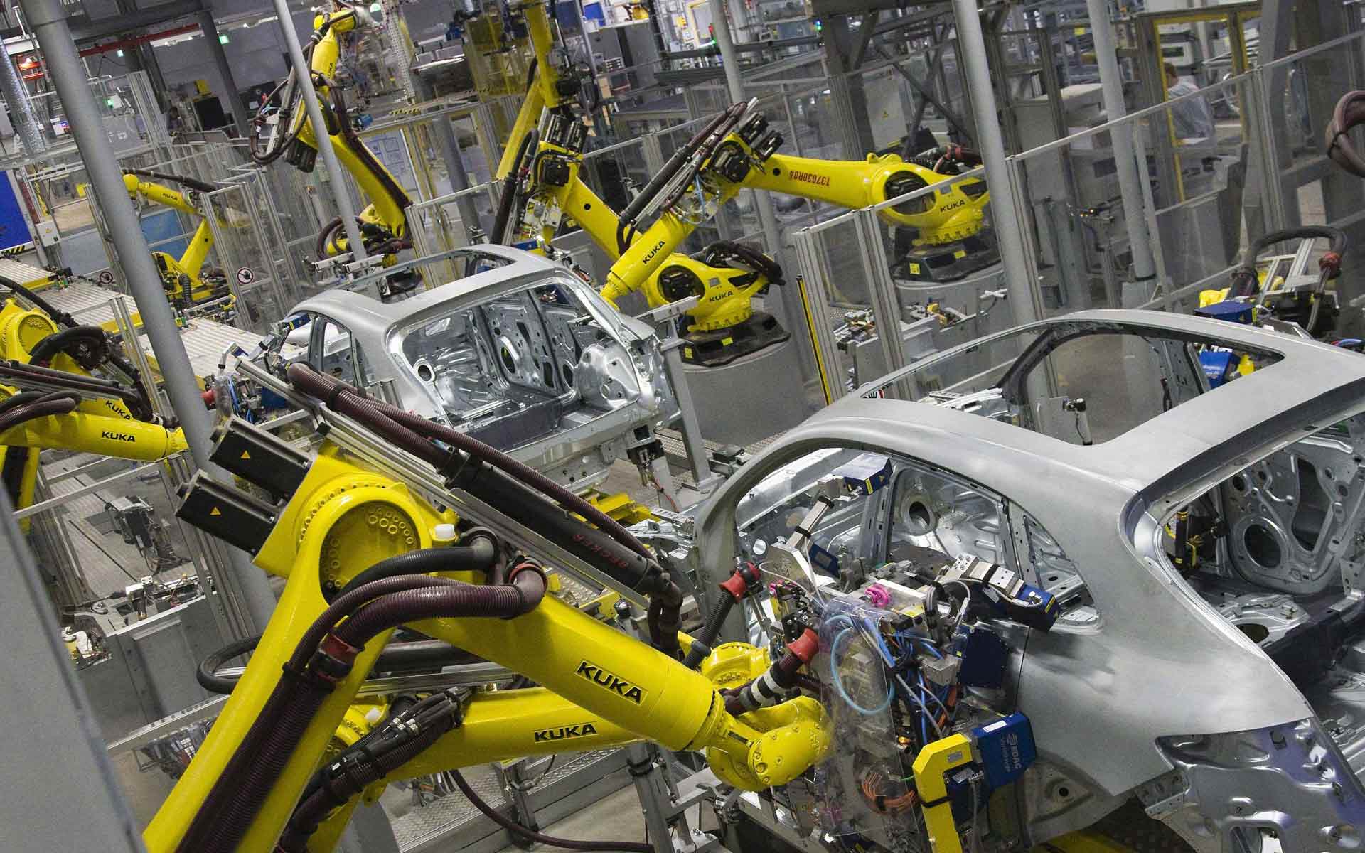 KUKA KR 270 Quantec: in use at Porsche, perspective